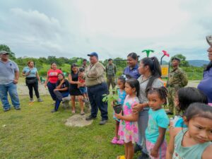 Actividad de reforestación en La Floresta